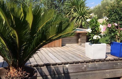 Villetelle Villa | July and August rental villa 140m², sleeps 8, swimming pool, 25 mins from the sea.