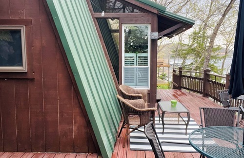 Barnett Cabin | June 2-5 JUST OPENED! Family Lakefront A-Frame w/Kayaks 6MM