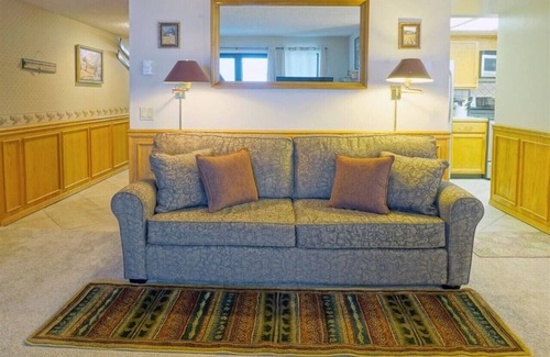 June Lake Condo | June Lake Interlaken 12 Cozy, Spacious