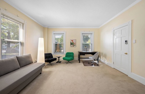 Worcester Apartment | June’s Place: A Centrally located Charming apartment