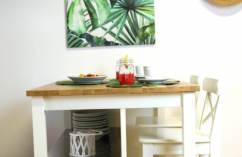 Santa Margherita di Pula Cottage | Jungle House - Tucan