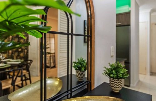 Westcourt Apartment | Jungle Retreat - 9 Pool Gym BBQ