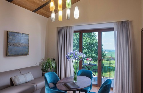 Guarene Bed & Breakfast | Junior suite 103 with balcony - Relais PQlin & Winery.