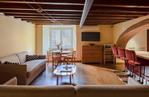 Rione V Ponte Apartment | Junior Suite Monserrato