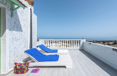 Piskopiano House | Junior Villa for up to 10 vacationers full view