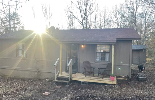 Dardanelle House | Juniper House, sweet little house tucked into the trees