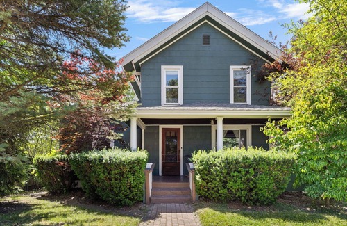 Three Oaks House | Juniper Presents: The Fourth Oak, Steps to, Journeyman, Downtown & Parks