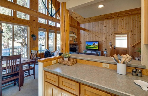 Redmond Ski Chalet | Juniper Ridge Chalet at Eagle Crest Resort