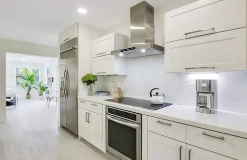 Tequesta House | Jupiter Sands, Tequesta | Pool/Spa. Sleeps 10!