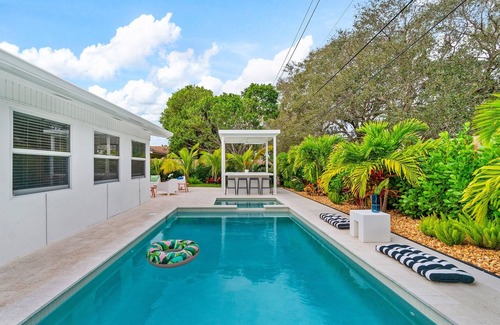 Tequesta House | Jupiter Sands, Tequesta | Pool/Spa. Sleeps 10!