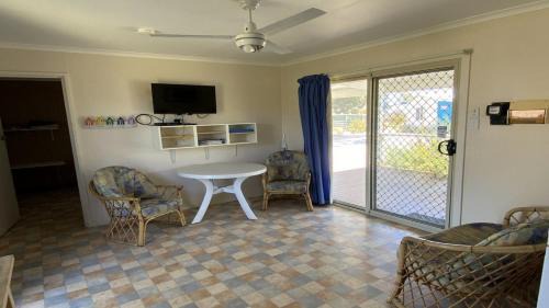 Jurien Bay Ski Chalet | Jurien Bay View Bungalows Jetty View 5