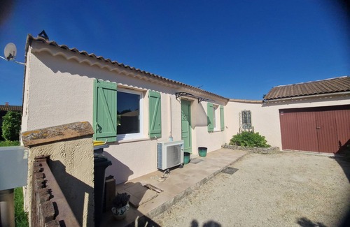 Sauveterre House | Just 10 minutes from Avignon! Country house in a haven of peace.