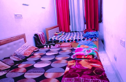 Ayodhya Hotel | Just 50 Meters from RamMandir’sHeart–Where Comfort Meets Convenience,Guaranteed!