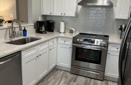 Southpointe House | Just a few steps away from the beach