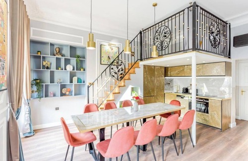 Gaillon Apartment | JUST A STONE’S THROW FROM ICONIC THE LOUVRE & PALAIS GARNIER-RUE DU 4 SEPTEMBRE