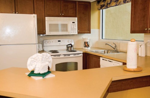 Pompano Beach Resort | Just across from Pompano Beach!