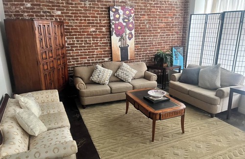 Anniston Apartment | JUST BED & BATH IN DOWNTOWN HISTORIC ANNISTON. CLOSE TO EATRIES & ENTERTAINMENT.
