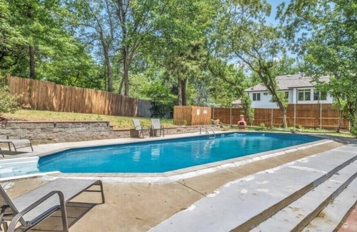 Norman House | Just Like Home #10: Norman Pool, Billiards & Campus