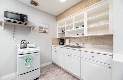 Wilton Manors Apartment | Just Off Wilton Drive! Apt 8