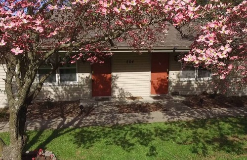 St. Joseph House | Just Perfect! Clean & Comfy Two-Bedroom Home!