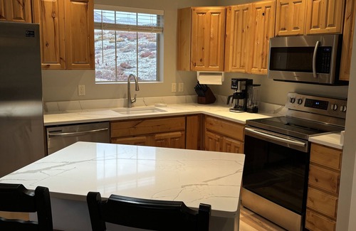 Park City Condo | Just Renovated, RH King Bed, Ideal Location Skiing Deer Valley East Village, PC