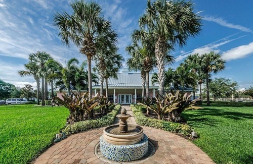 Coquina Key Apartment | Just Renovated! Stunning Waterfront Views 2BR Hideaway at Coquina Key, St Pete!