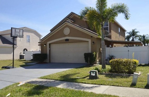 Lindfields House | Just steps away from Disney.You will love it!