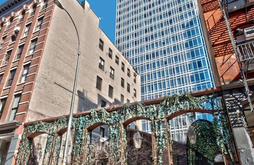SoHo Hotel | Just What You Were Looking For! Pets Allowed, Near Elizabeth Street Garden!