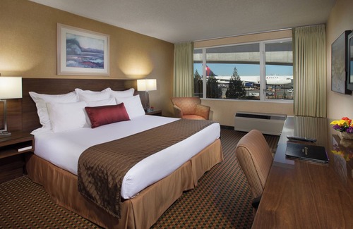 SeaTac Hotel | Just What You Were Looking For! Pets Allowed, Free Parking & Airport Shuttle