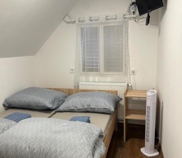 Nagykoros House | Kőrisfa Csárda magánszállás
