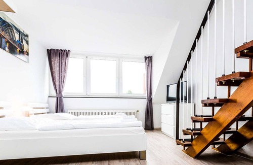 Hoehenberg Apartment | K100 Duplex Apartment near to Exhibition