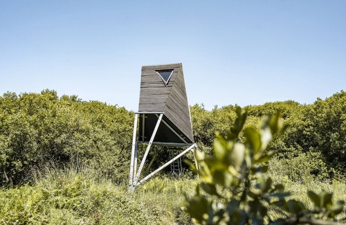 Tintagel Cabin | K4 Kudhva Treehouse Cabin with sea view