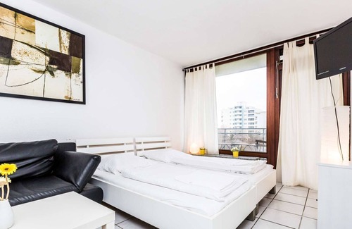 Junkersdorf Apartment | K71 Apartment Cologne in Cologne Junkersdorf with 2 bedrooms, balcony and free W-LAN