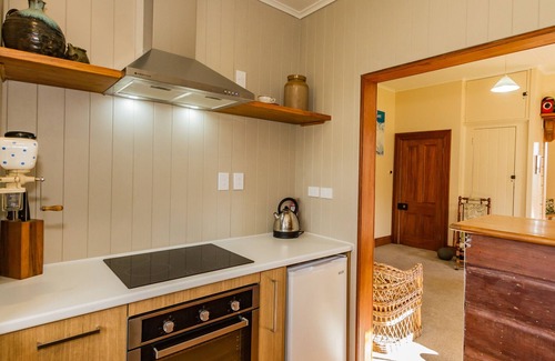 Rangataua House | Kaha Cottage - Rangataua Holiday Home