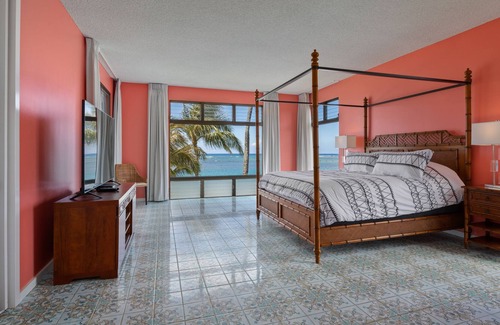 Waialae Iki Apartment | Kahala BEACH-FRONT Huge Apartment