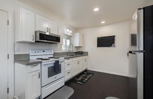 Kahuku House | Kahuku 3BR Ohana - A/C, WiFi, Parking