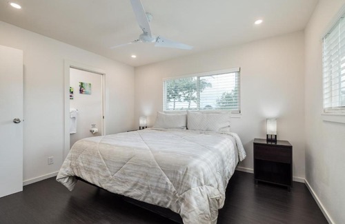 Kahuku House | Kahuku 3BR Ohana - A/C, WiFi, Parking