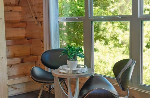 Lookout Valley Neighborhood Association Apartment | Kai Cabin | Wauhatchie Woodlands Close to Downtown
