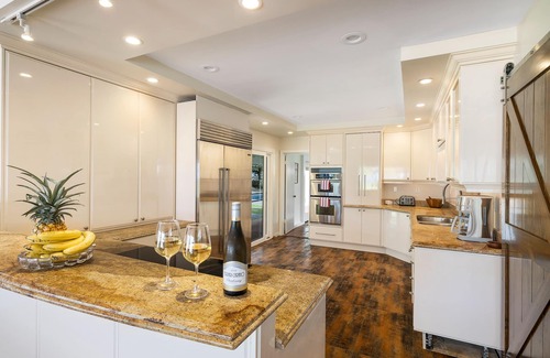 Kalama Tract House | Kailua Beach Front - Last Minute Discounts Available Now!