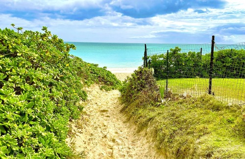 Kailua House | Kailua Beach Lofty Bungalow - A premier luxury beachside bungalow