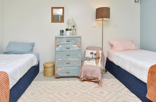 Christchurch House | Kainga Cottage - Chill out and relax - perfect for families