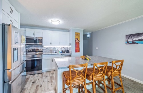 Historic Kailua Village Condo | Kalanikai 118 – Tropical Oasis Condo in Amazing Location! Walk to Everything