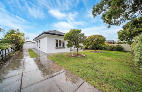 Warradale House | Kaleamera - 3BR Parking WiFi