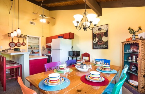 Barton Hills House | Kaleido House: king bed, close to Springs/Park