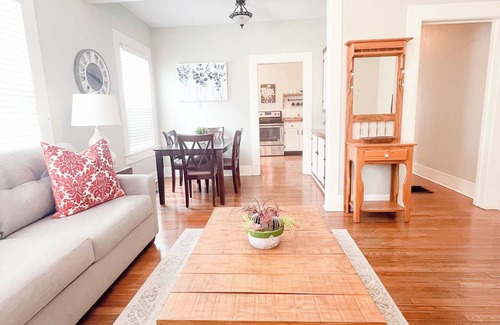 Laurel Apartment | Kalmia Suite A - Centrally Located Downtown