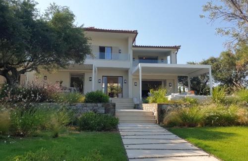 Lefktron Villa | Kalogria Residence