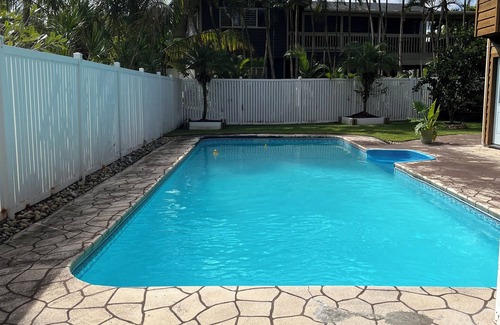Kapoho Apartment | Kamanu Pool Apartment 2 Bedroom 1 Bathroom with Ocean Views