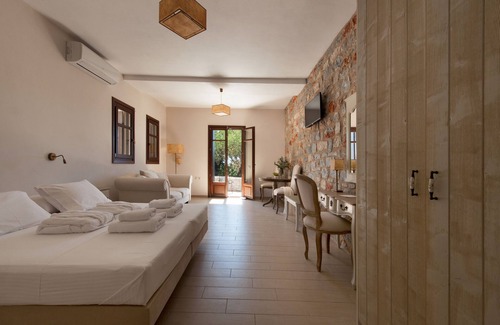 Karvelas Hotel | Kamares Villas