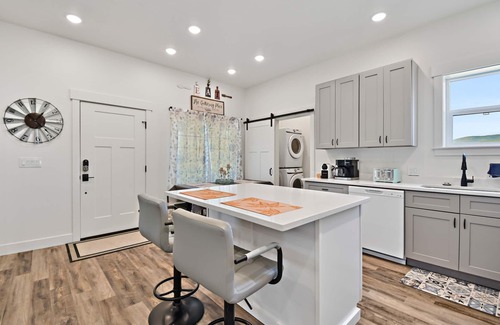 Kamas House | Kamas 3210 by Moose Management