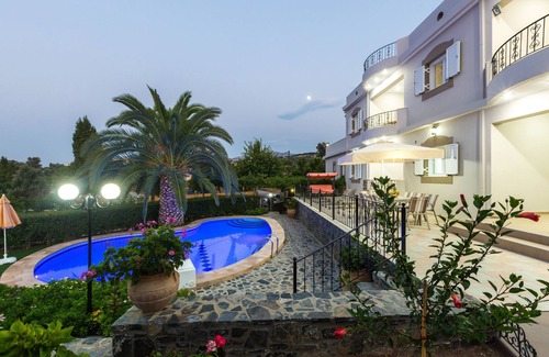 Melissourgakion Villa | Kamelia Villa with Private Pool, BBQ, Playground, Bicycles & Ping Pong table !